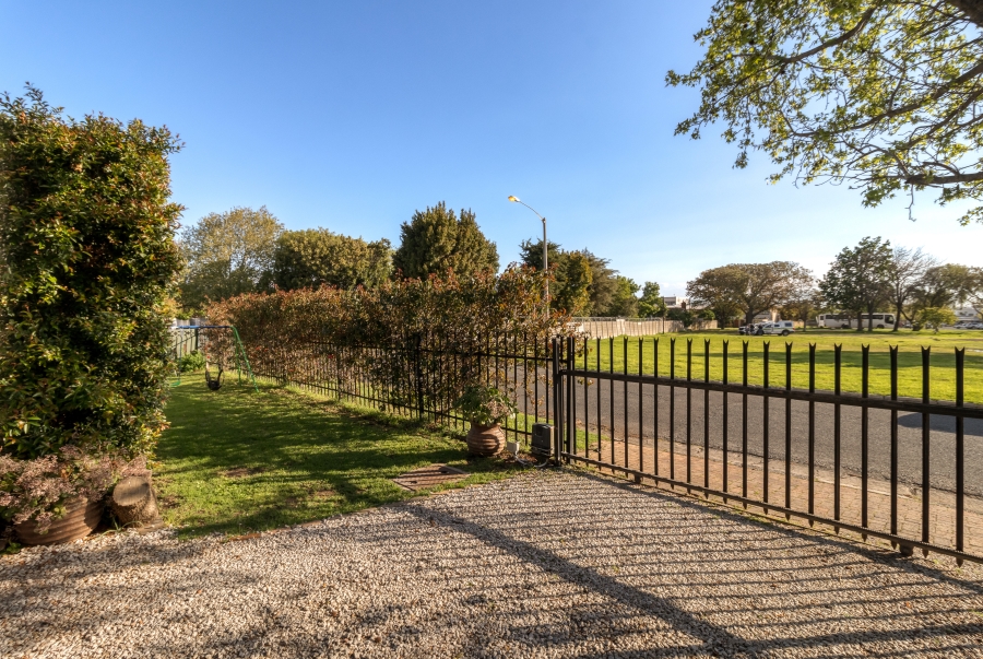 3 Bedroom Property for Sale in Martinville Western Cape